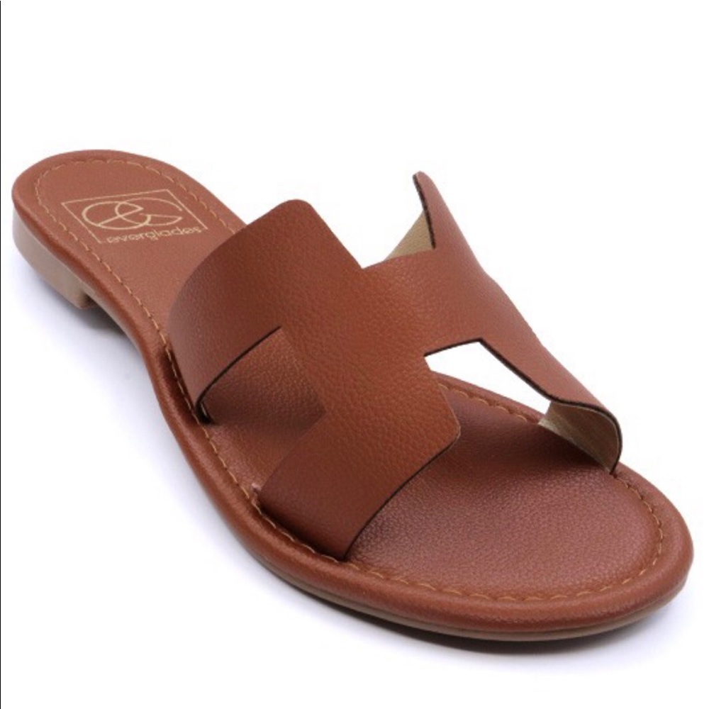 Brown leather sandals with a boho vibe